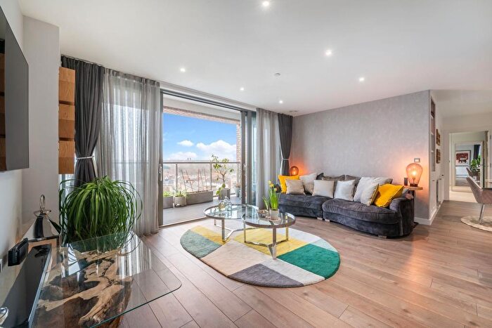 2 Bedroom Apartment For Sale In Heritage Tower, East Ferry Road, Canary Wharf, E14