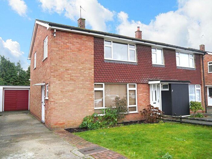 3 Bedroom Semi-Detached House To Rent In Edenham Crescent, Reading, RG1
