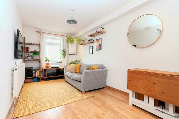 1 Bedroom Flat To Rent In Windus Road, London, N16