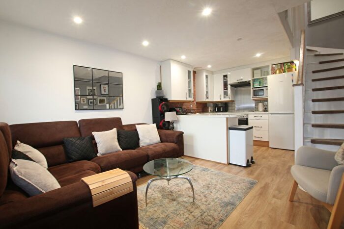 1 Bedroom Terraced House For Sale In Ingleside, Colnbrook, Slough, SL3