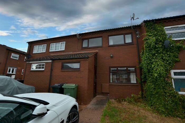 3 Bedroom Terraced House To Rent In Dean Close, Stourbridge, DY8