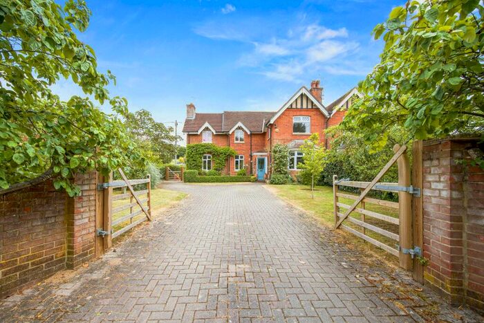 4 Bedroom Semi-Detached House For Sale In West Tytherley, Hampshire, SP5