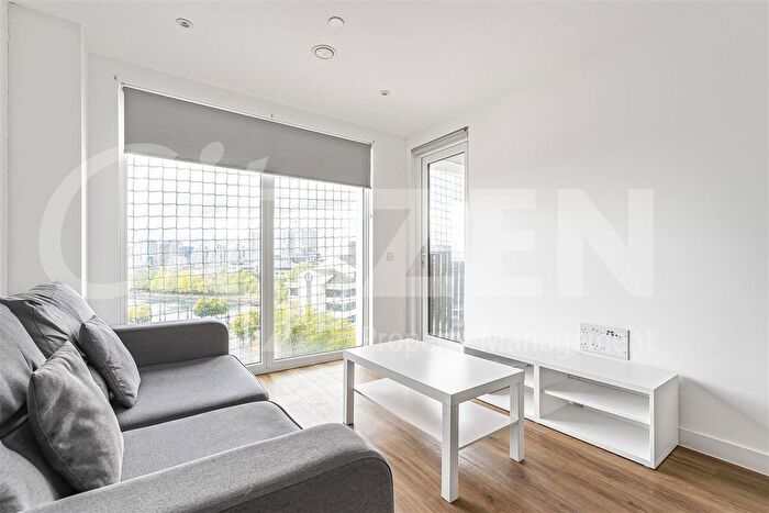 2 Bedroom Flat To Rent In Trafford Road, Salford, M5