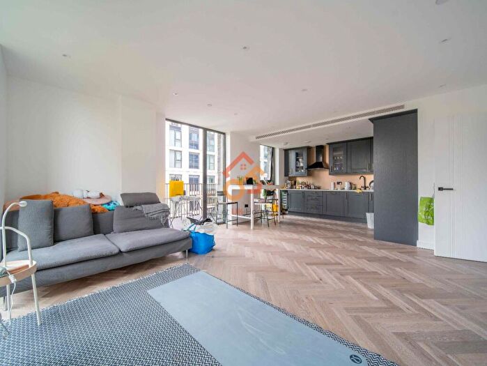 2 Bedroom Flat To Rent In Merino Gardens, London, E1W