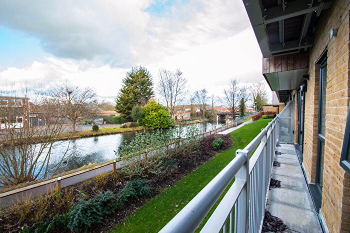 2 Bedroom Apartment To Rent In Smeaton Court, Hertford, SG13