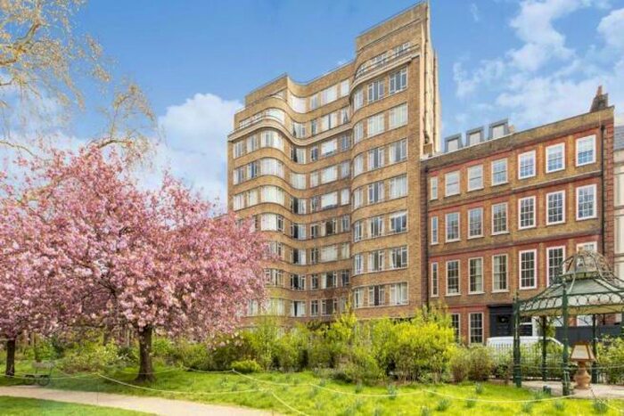 Studio To Rent In Charterhouse Square, London, EC1M