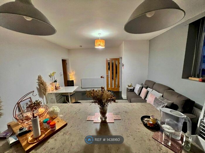 2 Bedroom Flat To Rent In Mellor Road, Cheadle Hulme, Cheadle, SK8