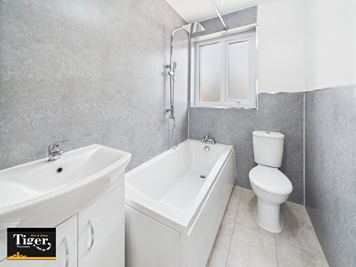 4 Bedroom Semi-Detached Bungalow For Sale In Clifton Avenue, Blackpool, FY4