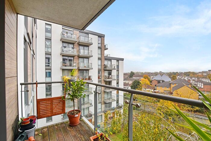 2 Bedroom Flat For Sale In Gilbert House, Ealing Road, Great West Quarter, Brentford, TW8