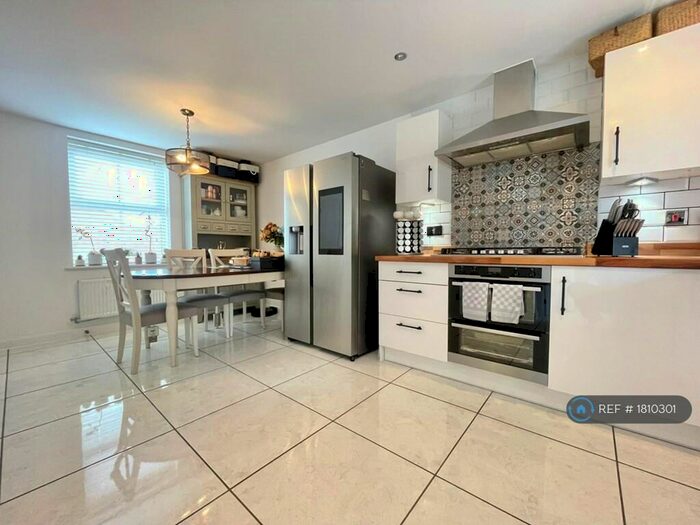 3 Bedroom Detached House To Rent In Shaw Savill Way, Milton Keynes, MK10
