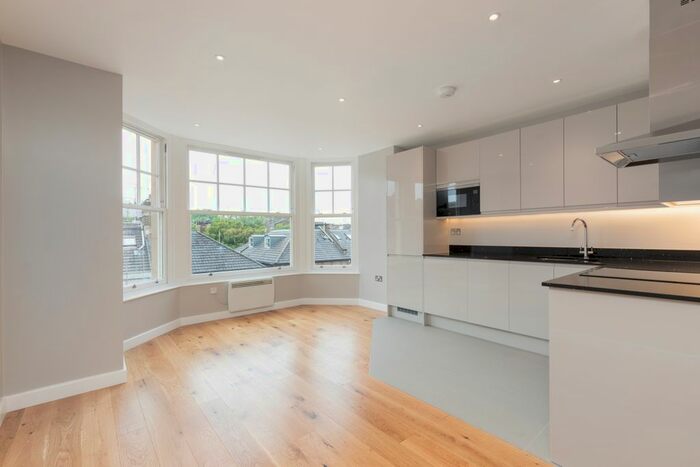 2 Bedroom Flat To Rent In Earls Court Road, London, SW5