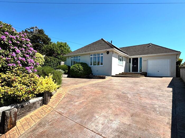 3 Bedroom Detached Bungalow For Sale In Farm Lane South Barton On Sea, BH25