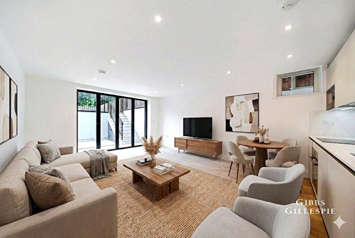 2 Bedroom Flat To Rent In Freeland Road, London, W5