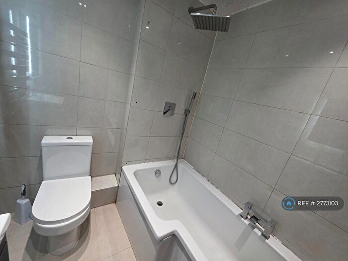 2 Bedroom Terraced House To Rent In Hazelwood Park Close, Chigwell, IG7