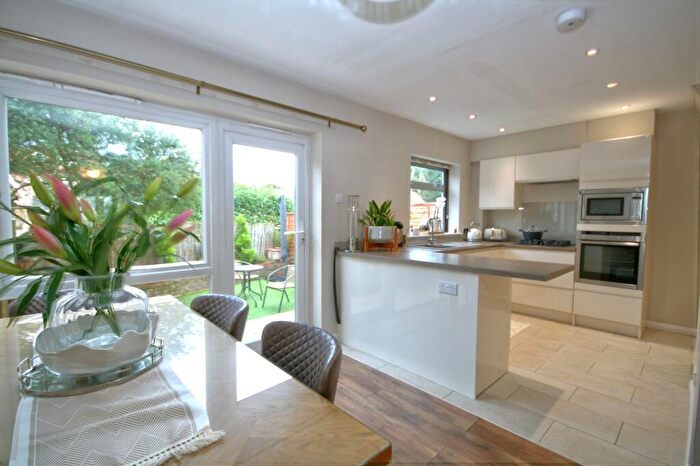 3 Bedroom End Of Terrace House To Rent In Crown Road, Wheatley, OX33