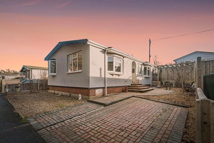 2 Bedroom Detached House For Sale In Ravenswing Park, Reading, Berkshire, RG7