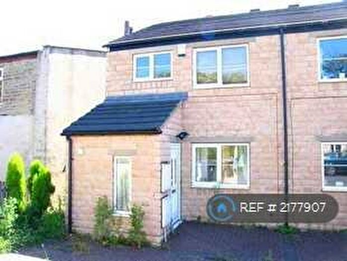 3 Bedroom Semi-Detached House To Rent In Beechtree Court, Huddersfield, HD2