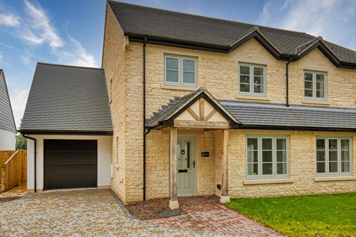 4 Bedroom Semi-Detached House For Sale In Poppy House, Standlake, OX29
