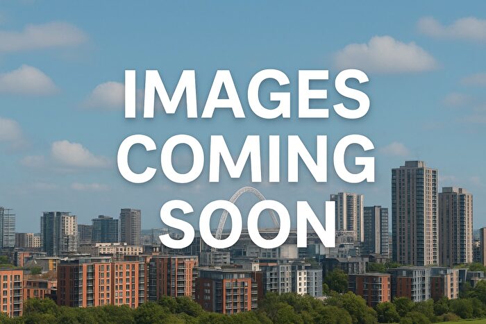 3 Bedroom Flat To Rent In Sycamore Grove, Kingsbury, NW9