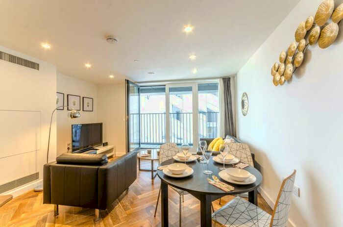 2 Bedroom Flat To Rent In City Road, Clerkenwell, London, EC1V