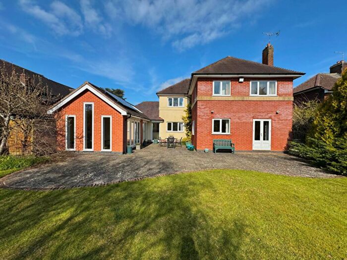 4 Bedroom Detached House For Sale In Lutterworth Road, Nuneaton, CV11