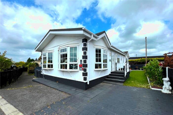 2 Bedroom Mobile Home For Sale In Homestead Drive, Surrey Hills Park, Normandy, Surrey, GU3