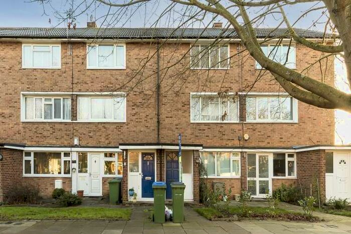 2 Bedroom Maisonette Flat To Rent In Lyme Farm Road Lee SE12
