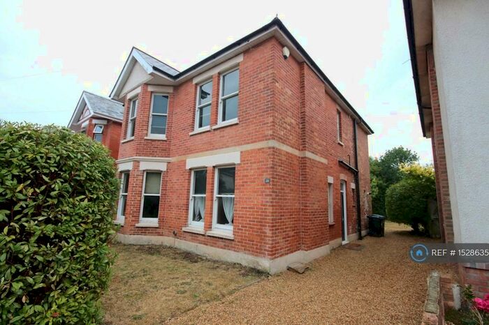 6 Bedroom Detached House To Rent In Gerald Road, Bournemouth, BH3