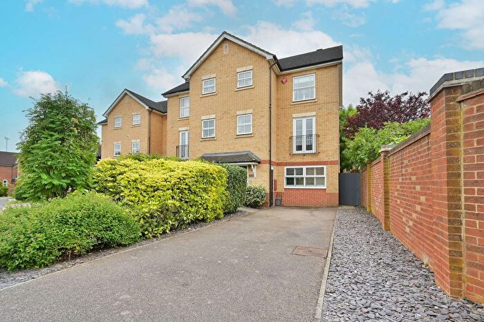 4 Bedroom End Of Terrace House For Sale In Merlin Way, Watford, Leavesden, WD25