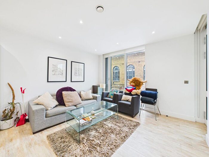 3 Bedroom Apartment For Sale In Junction Road, London, ., N19
