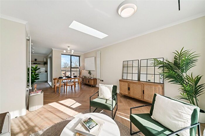 2 Bedroom Flat For Sale In Deburgh Road, SW19