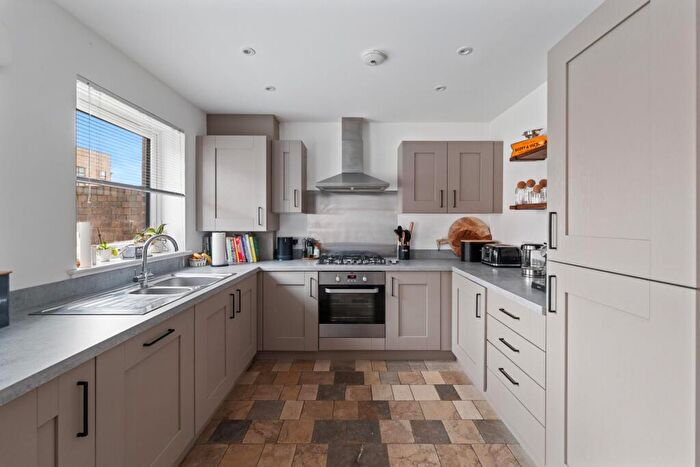 4 Bedroom Town House For Sale In Auldfield Gate, Pollokshaws, G43