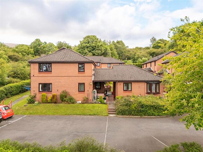2 Bedroom Flat For Sale In New Ridley Road, Stocksfield, NE43