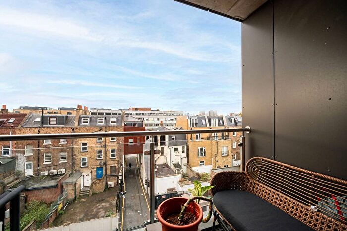 1 Bedroom Flat For Sale In Waleorde Road, Elephant And Castle, London, SE17