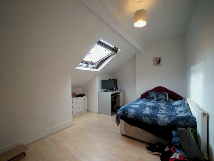 6 Bedroom House To Rent In Farrar Road, Bangor, LL57