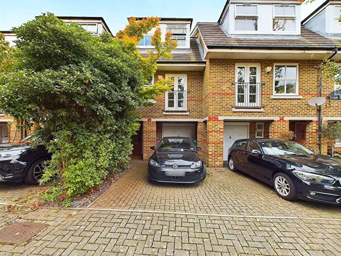3 Bedroom Terraced House To Rent In North Place, Teddington, TW11