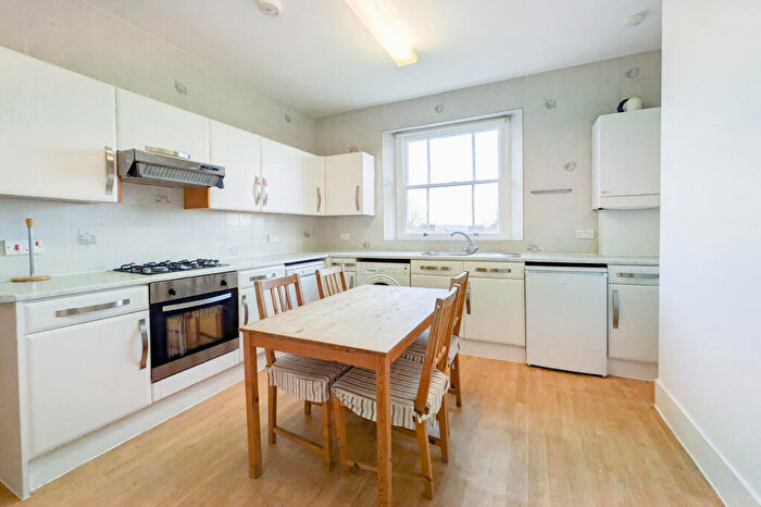 3 Bedroom Flat To Rent In , Aberdeen Terrace, London, SE3