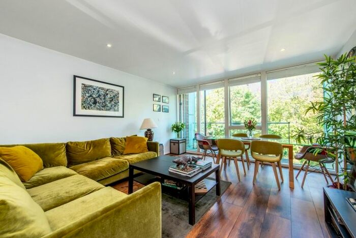 2 Bedroom Flat To Rent In Lever Street, London, EC1V