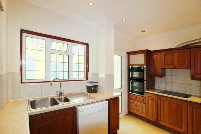 3 Bedroom Semi-Detached House To Rent In Furzedown Road, Sutton, SM2