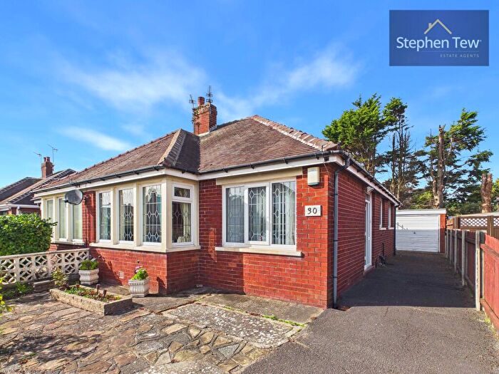 2 Bedroom Semi-Detached Bungalow For Sale In Dalton Avenue, Blackpool, FY4