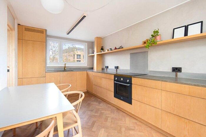 2 Bedroom Maisonette To Rent In Granby Street, London, E2