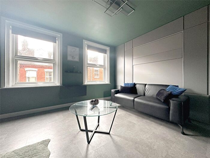 1 Bedroom Flat To Rent In Portland Street, Exeter, EX1