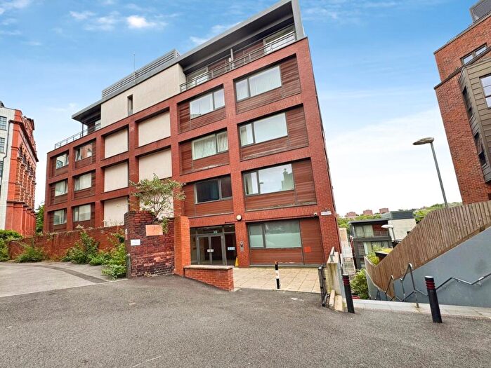 1 Bedroom Penthouse For Sale In Clavering Place, Newcastle Upon Tyne, NE1