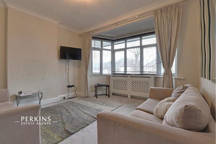 2 Bedroom Maisonette To Rent In Heather Park Drive, Wembley, HA0