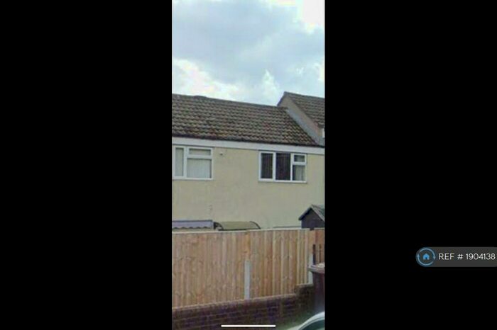 4 Bedroom Semi-Detached House To Rent In Malvern Avenue, Padiham, Burnley, BB12