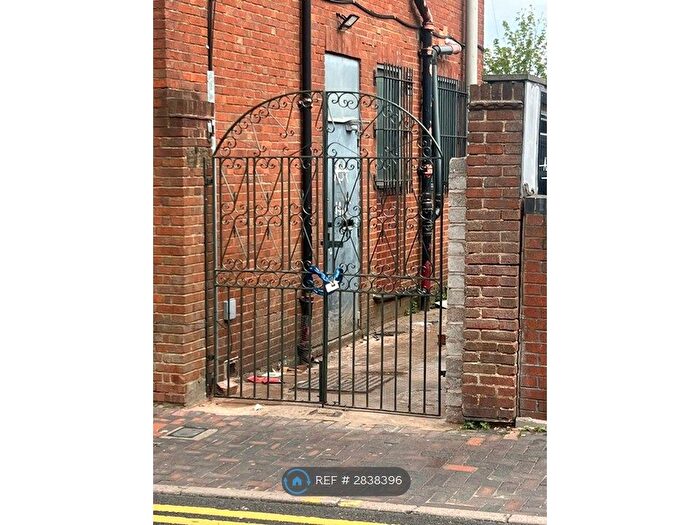 1 Bedroom Flat To Rent In High Street, Rowley Regis, B65