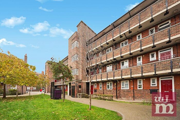 2 Bedroom Flat To Rent In Anson House, Mile End, E1