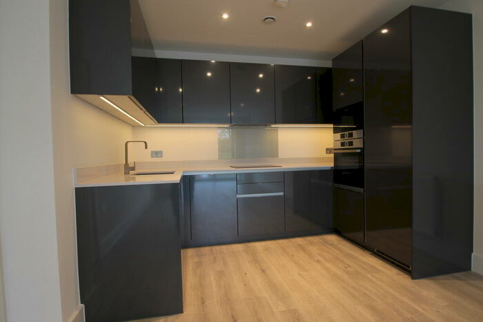 2 Bedroom Apartment To Rent In Sapphire House, Orpington, BR6