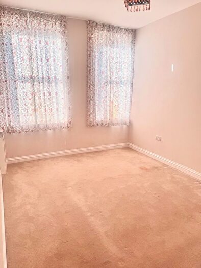 2 Bedroom Flat To Rent In Bishops Place, Paignton, TQ3