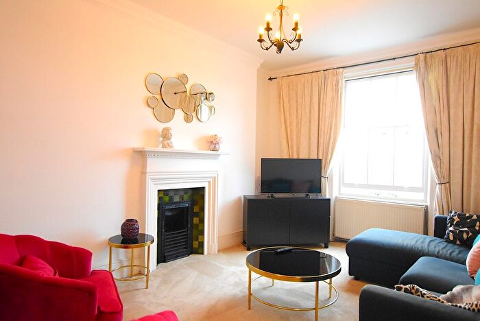 2 Bedroom Flat To Rent In Draycott Place, Chelsea, London, SW3